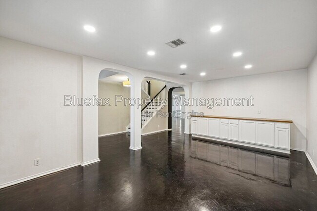 Foto del edificio - 315 Hollow Grove