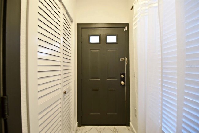 Building Photo - 525 Arbor Lakes Cir