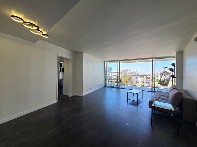 Living Room - 700 E Ocean Blvd
