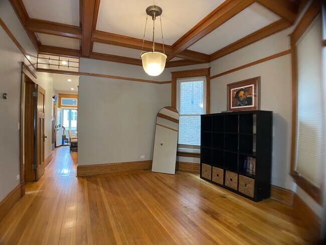 Building Photo - 1111 N Sacramento Ave