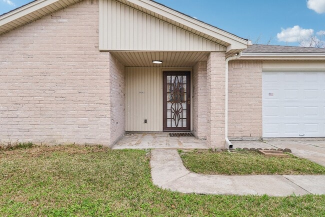 Building Photo - 14067 Towneway Dr