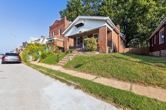 Building Photo - 6567 Arsenal St