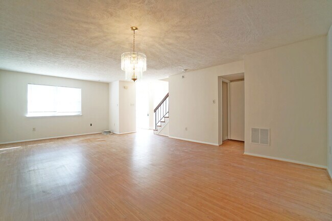 Building Photo - 30 Aventura Ct