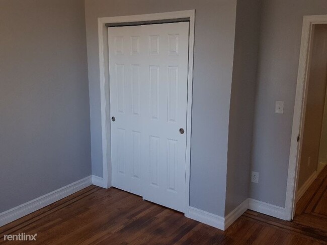 Building Photo - 3 br, 1 bath Apartment - 59 Boulevard East