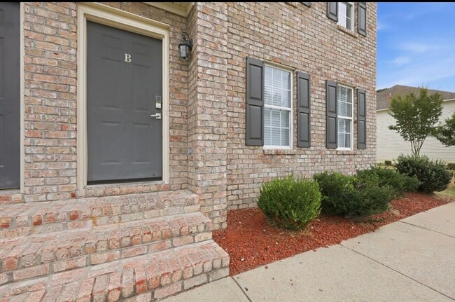 Building Photo - 1525 Pine Brook Ct