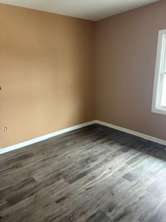 Building Photo - 303 Franklin St