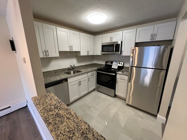 Building Photo - 245 Main St