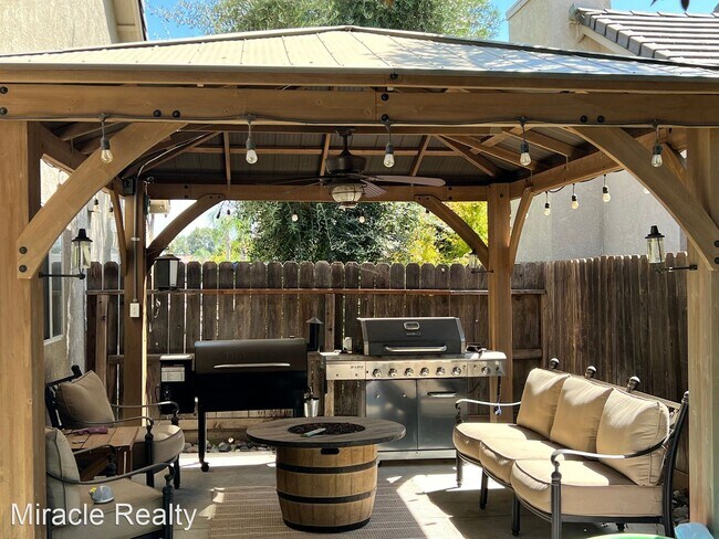 Foto del edificio - 3 br, 2 bath House - 2912 E Ryan Lane