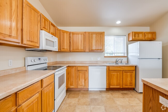 2BR, 2BA - 1,433SF - Kitchen - Marina View Apartments