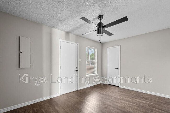 Building Photo - 308 Kings Way Dr