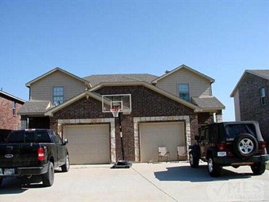 Building Photo - 906 Parkplace Ridge