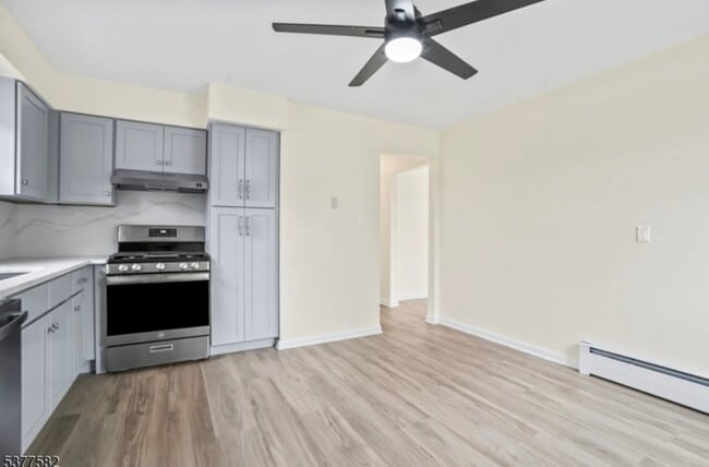 Building Photo - 161 Delafield Ave