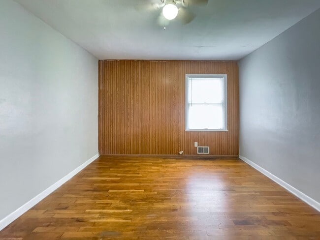 Building Photo - UPDATED FLOORING! 3 Bedroom Home for Rent- Steps from Ball State & The Village!