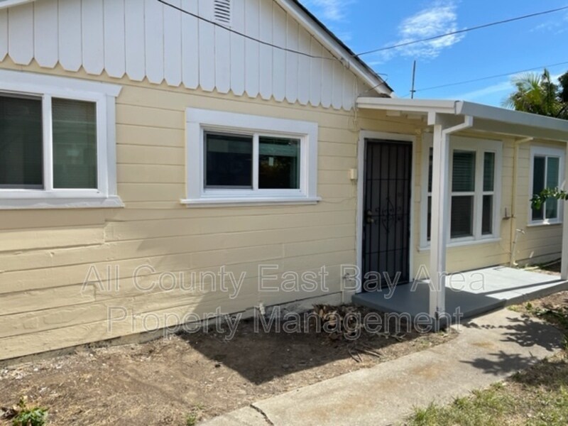 737 Medford Ave, Hayward, CA 94541 Condo for Rent in Hayward, CA