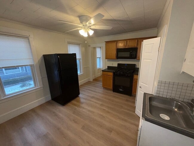 Building Photo - 36 2nd St