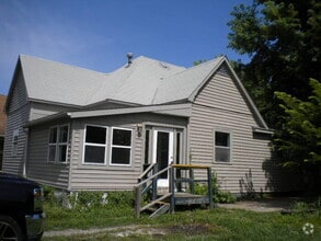 Building Photo - 1621 E 6th St