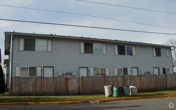 Primary Photo - 416-438 4th St NE