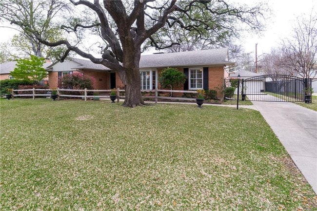 Building Photo - 3571 Princess Ln