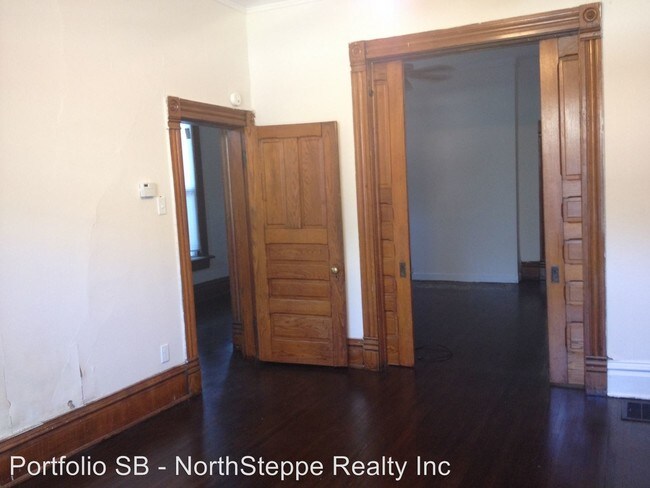 Building Photo - 1379 Forsythe Ave