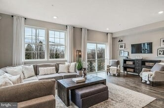 Building Photo - 1128 Meadowlark Dr