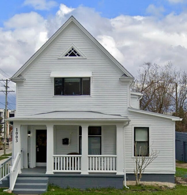 Building Photo - 1003 S Main St