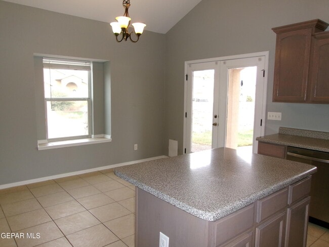 Building Photo - 5532 Ignacio Frias Dr
