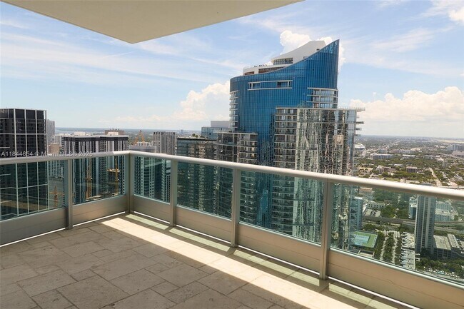 Building Photo - 900 Biscayne Blvd