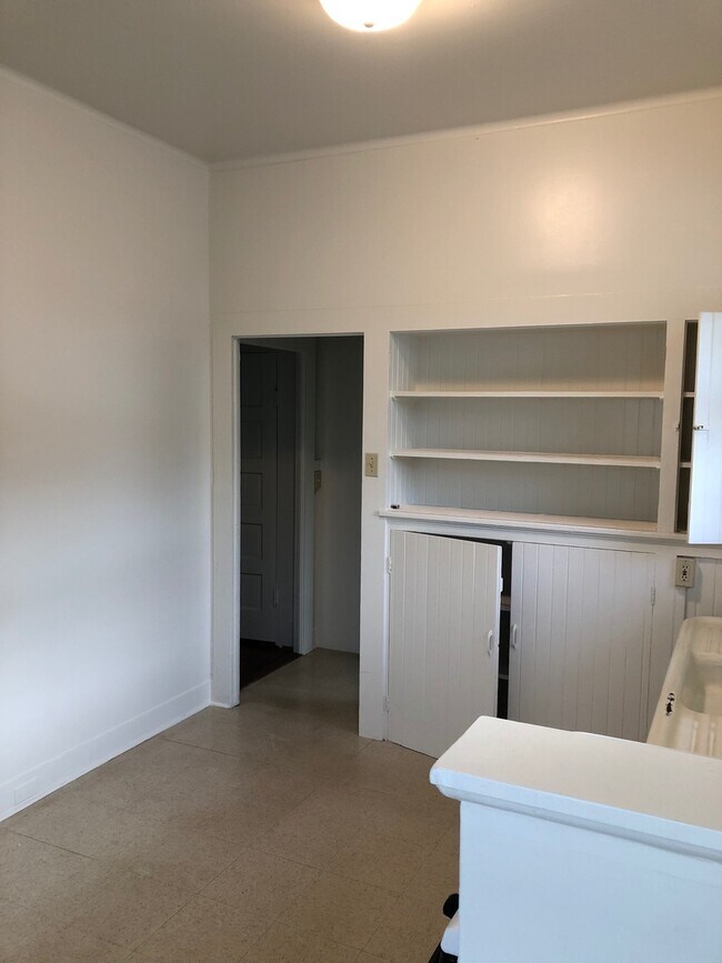 Photo - Charming Studio w/ Full Kitchen in Kaimuki! House