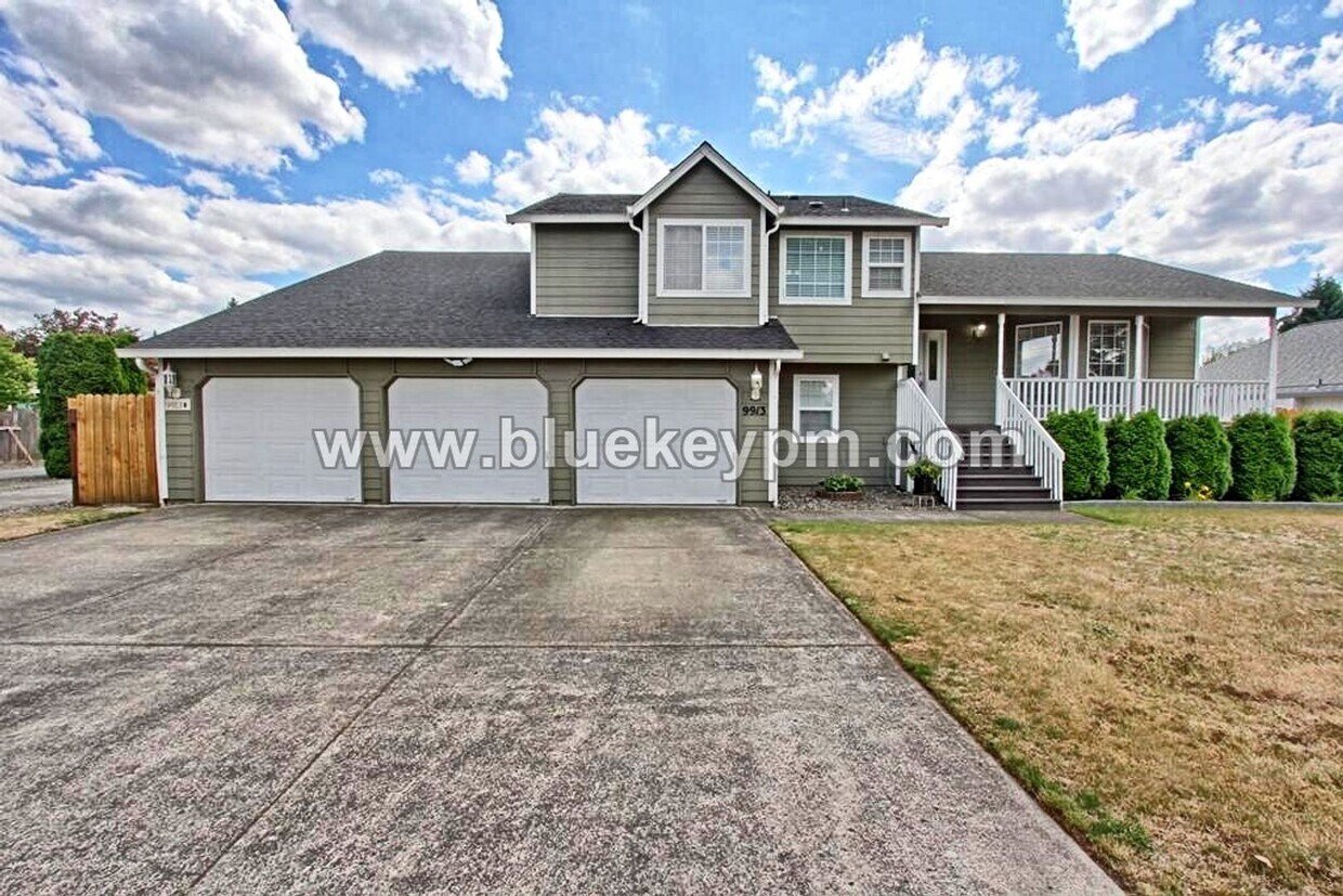 Primary Photo - 4 Bed, 2 Bath Home in Well Established Nei...