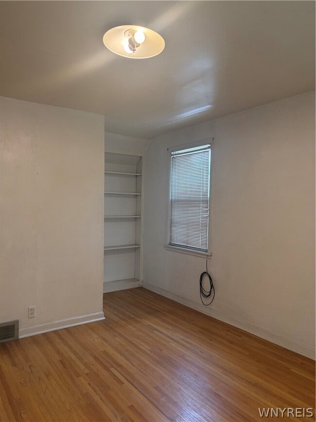 Building Photo - 631 Elmwood Ave