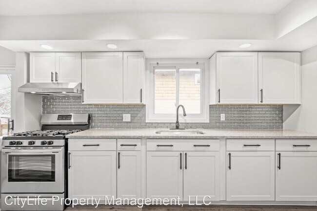Building Photo - 4 br, 1 bath House - 3490 McRoberts Road