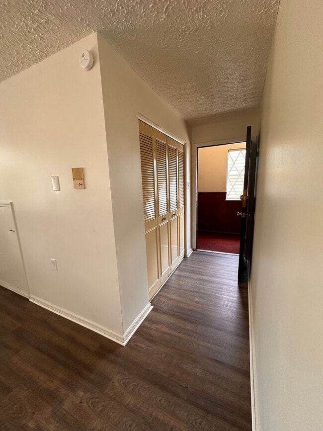Building Photo - Jefferson Trace Apartments: One-bedroom in Beaver PA!