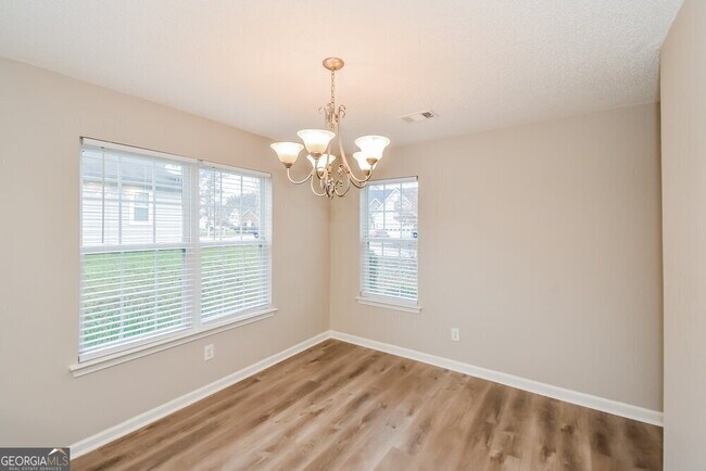 Building Photo - 203 Hill Pine Rd