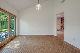 Building Photo - 810 Richvale Ln