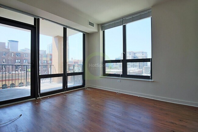 Foto del edificio - 688 N Wells St