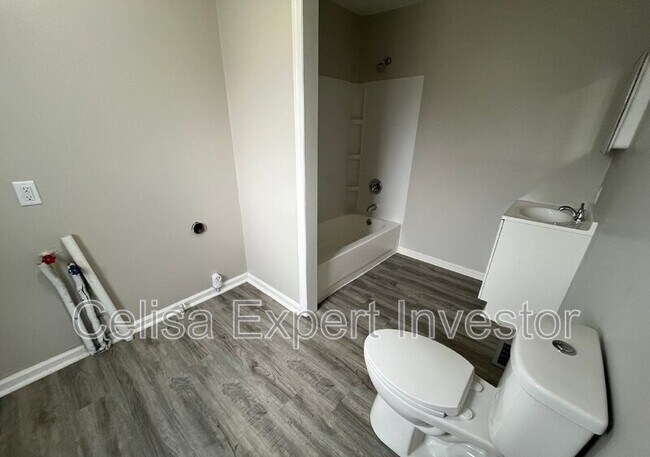 Foto del edificio - 1715 St Marys Ave