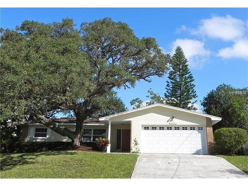 Foto principal - 1949 Sierra Cir N