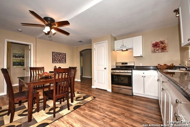 Building Photo - ONE STORY HOME  |  3 BEDS & 2 BATHS  |  LARGE SHED