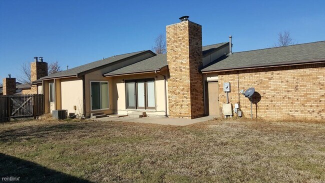 Building Photo - 4 br, 3 bath Duplex - 3136 North Longfello...