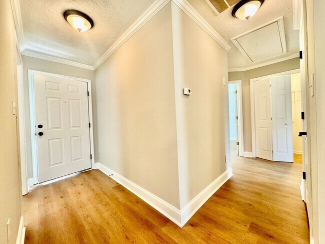 Foto del edificio - 609 Clifden Ct