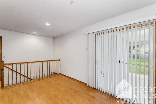 Building Photo - 3 Bed 3 Bath at Douglas and Maize!