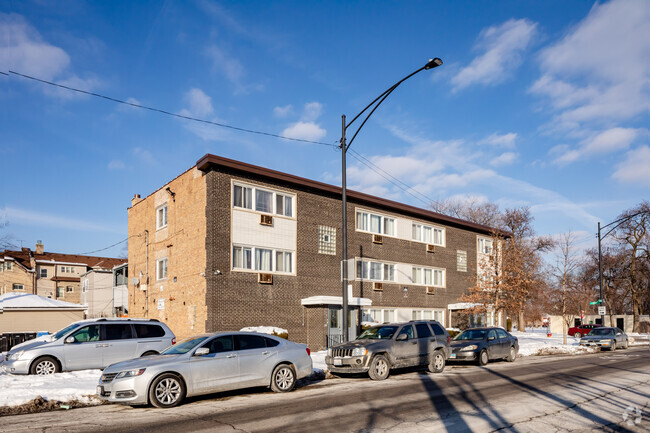 Building Photo - 5500-5510 W Lake St