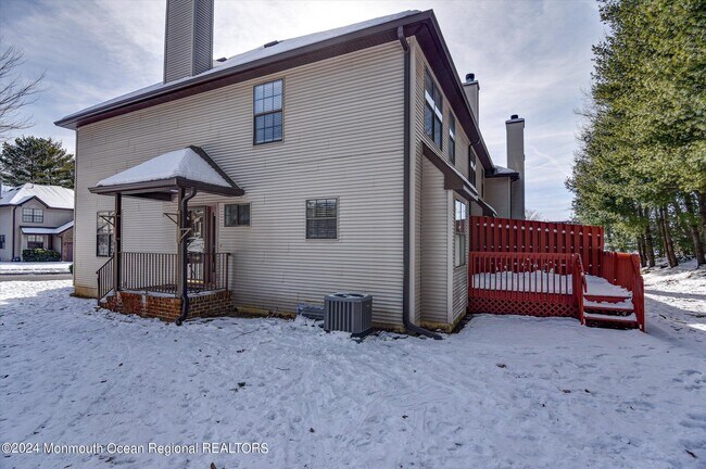 Foto del edificio - 328 Oak Knoll Dr