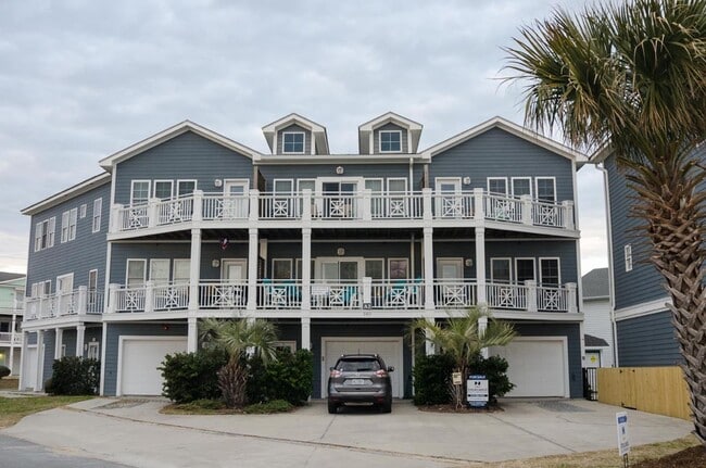 Building Photo - 202 Fort Fisher Blvd N