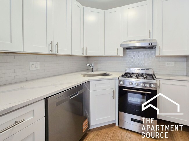 Building Photo - 638 W Arlington Pl