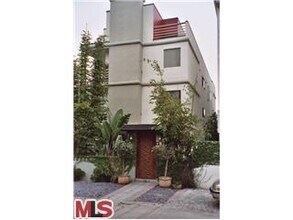 Building Photo - 126 Galleon St