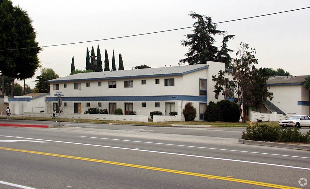 Primary Photo - 9722 Katella Ave
