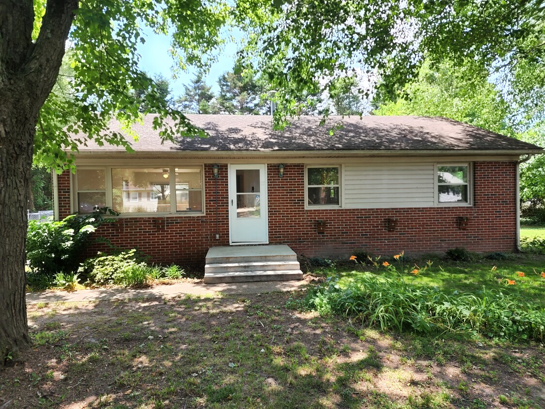 Front of house - 202 Benjamin Ave