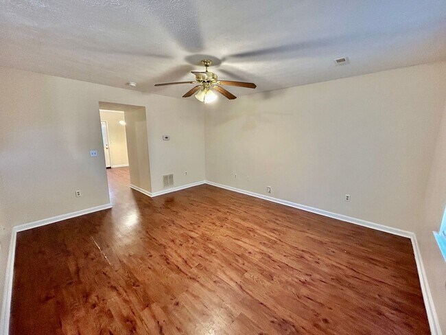 Foto del edificio - 2 Bedroom Townhouse in Richmond!