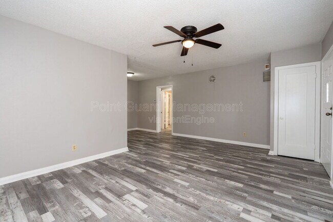 Foto del edificio - 4722 E Elm St